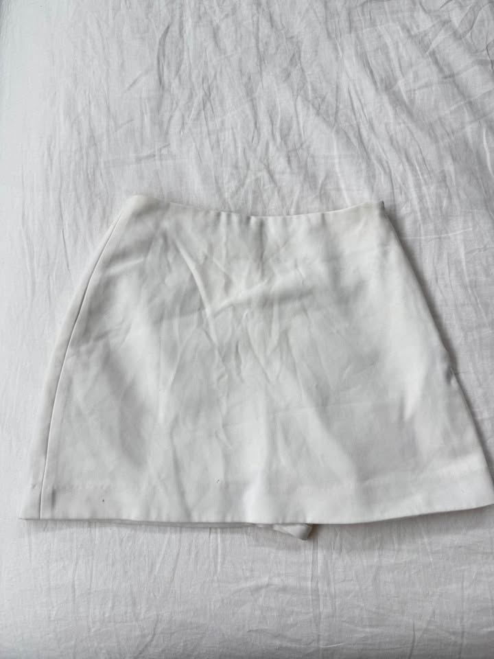 Dissh Skort - size 6