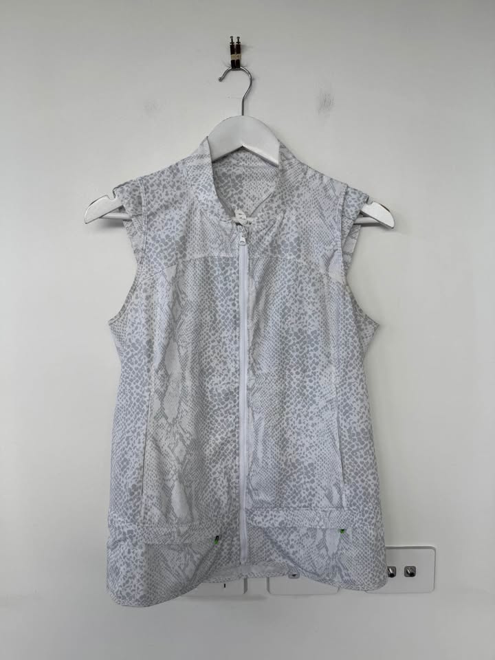 Lululemon Vest - size 6 (10)
