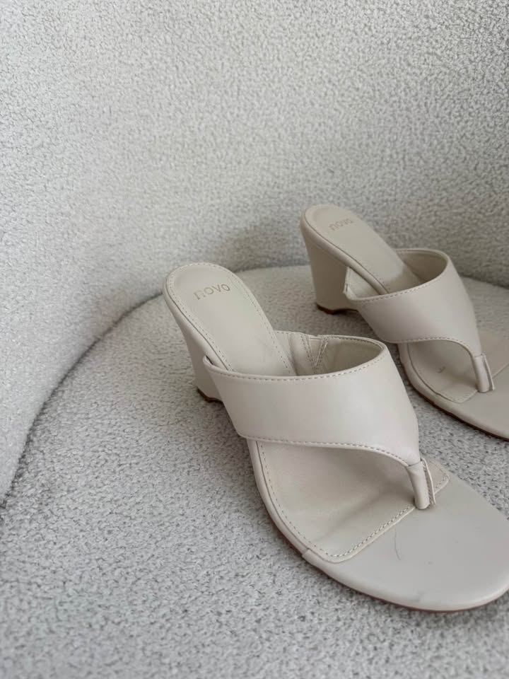Novo Wedge Heels - size 9