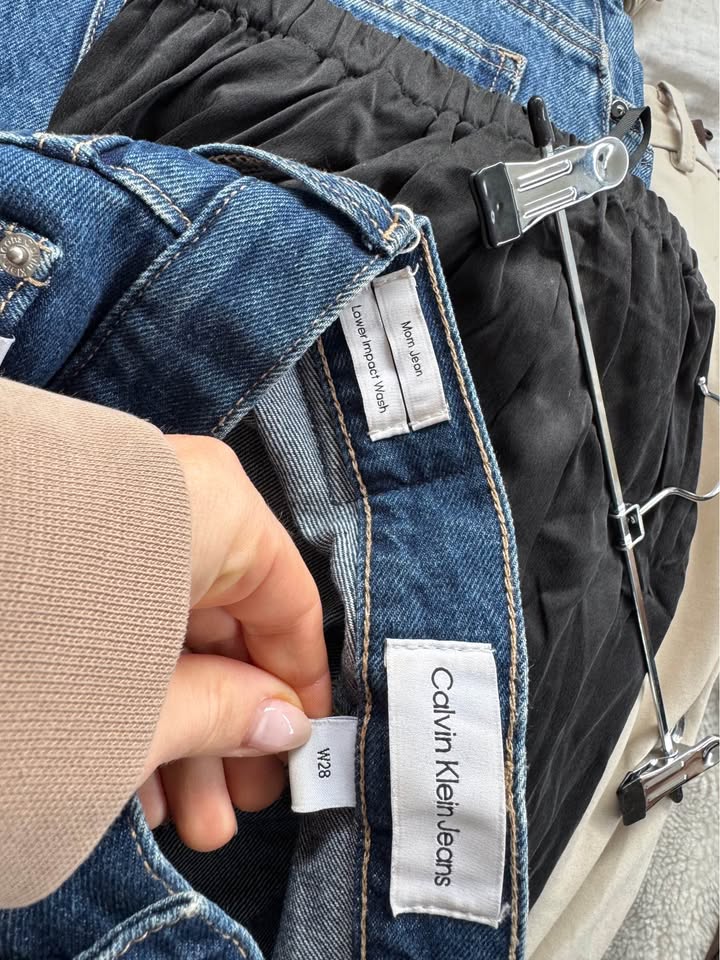 Calvin Klein Jeans - size 28