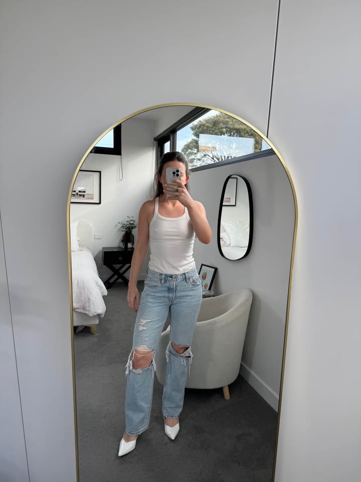 Levi Jeans - size 26