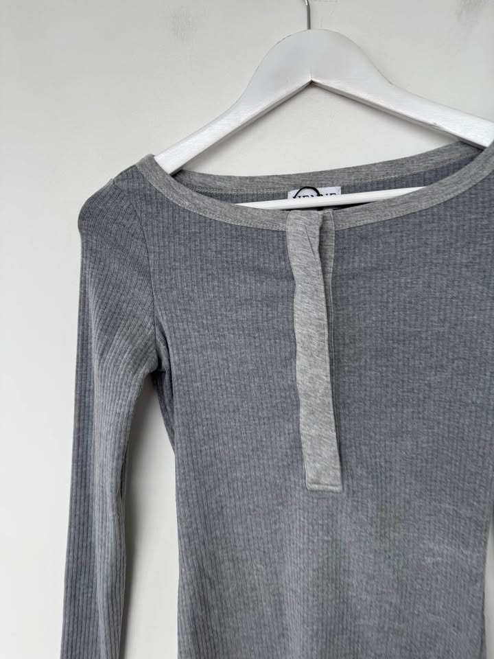Henne Long Sleeve - size 8