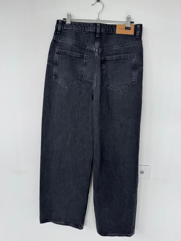 Levi Jeans - size 26