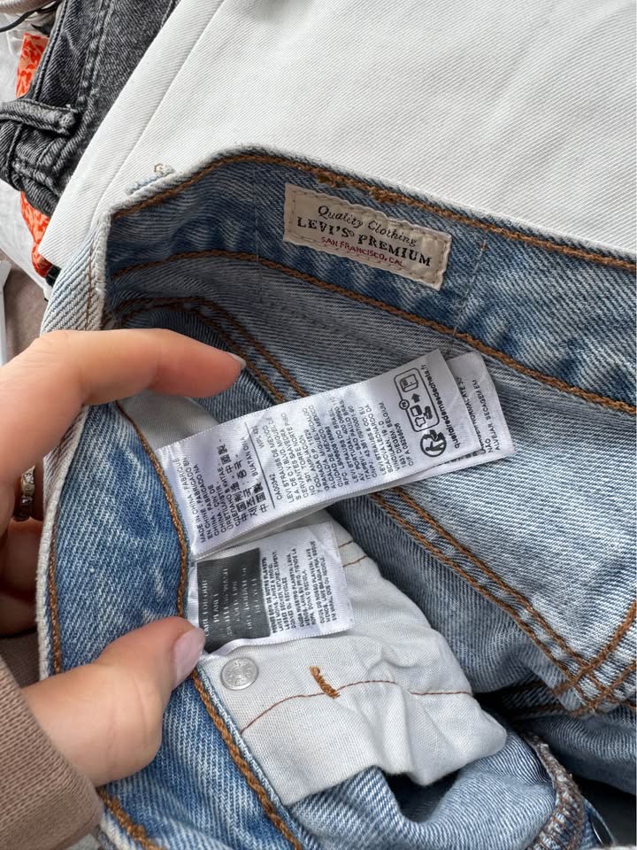 Levi Jeans - size 26