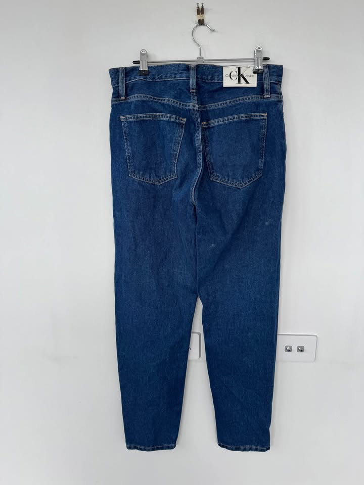 Calvin Klein Jeans - size 28