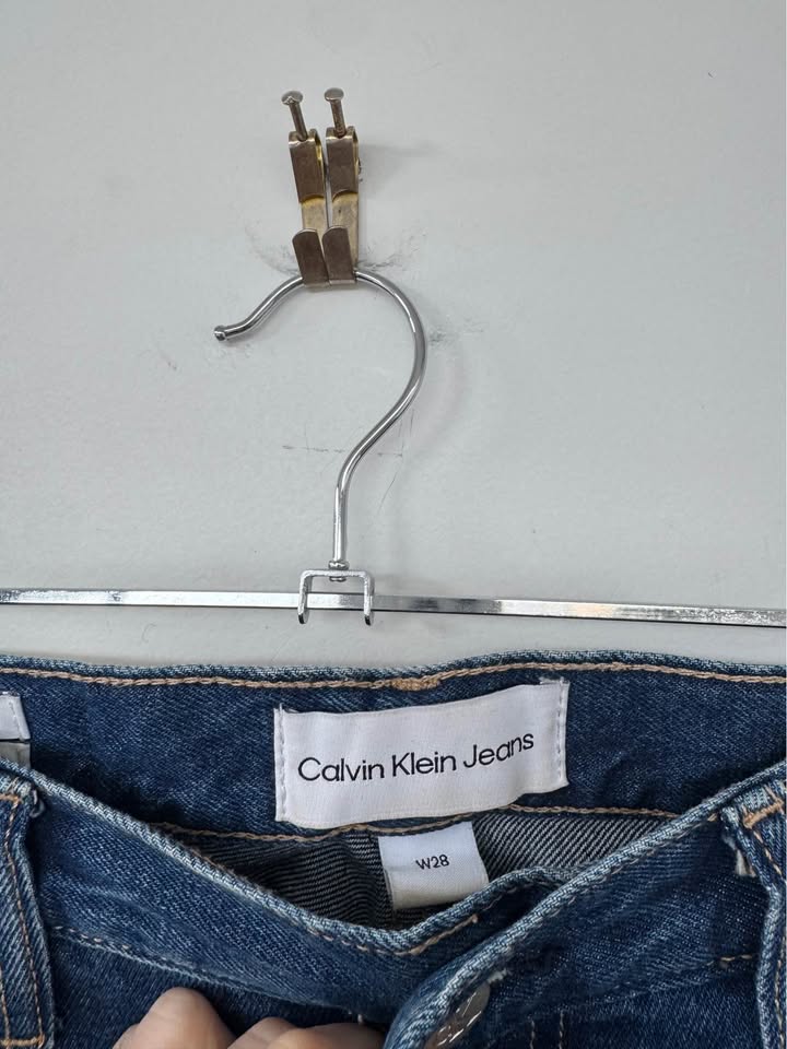 Calvin Klein Jeans - size 28