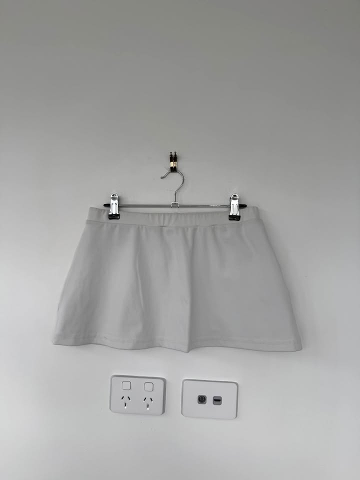 With Harper Lu skirt - size small