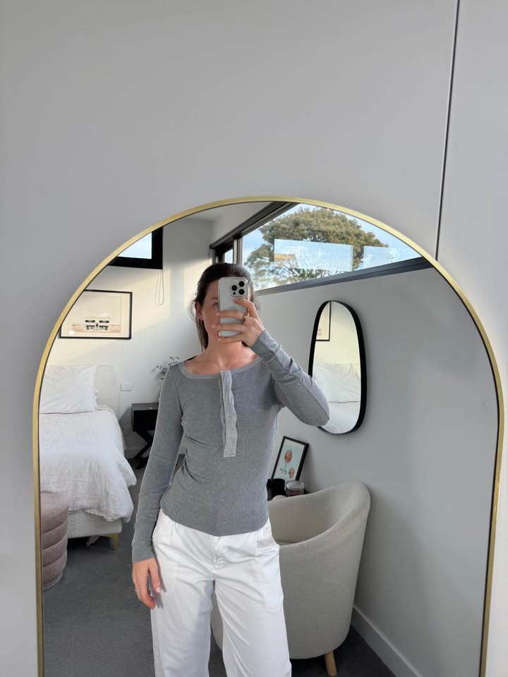 Henne Long Sleeve - size 8