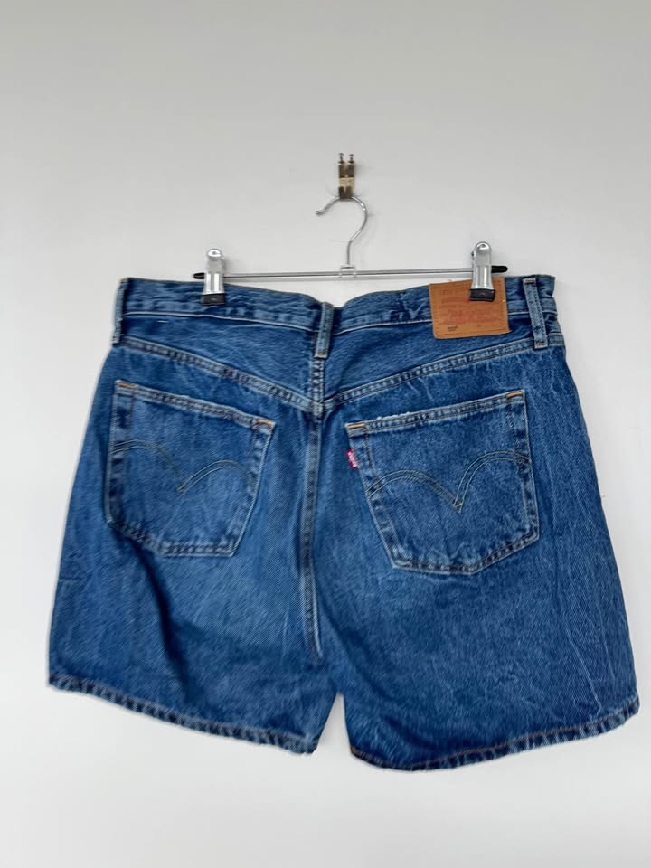 Levi Denim Shorts - size 30