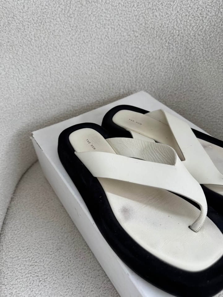 The Row Sandal - size 39
