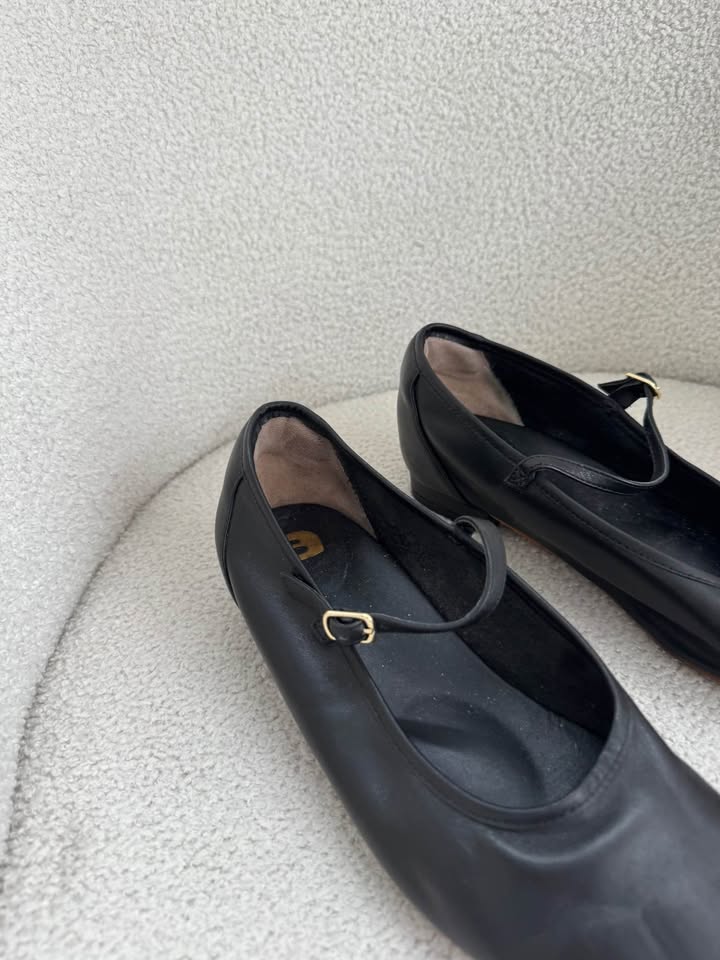 Bared Ballet Flats - size 38