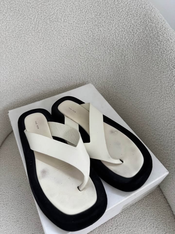 The Row Sandal - size 39