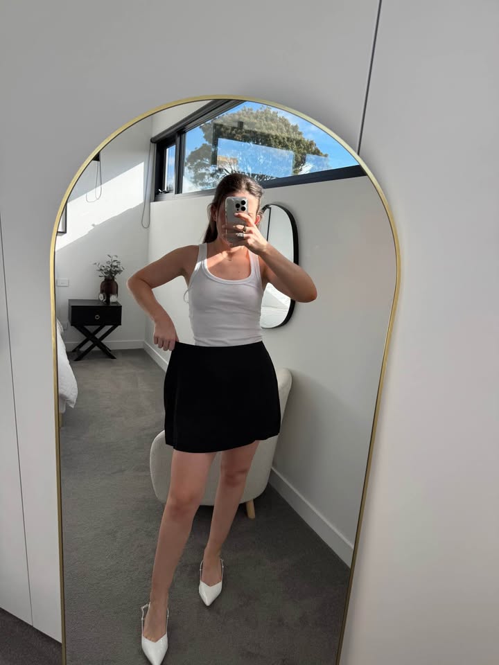 Friends w Frank Skirt - size medium