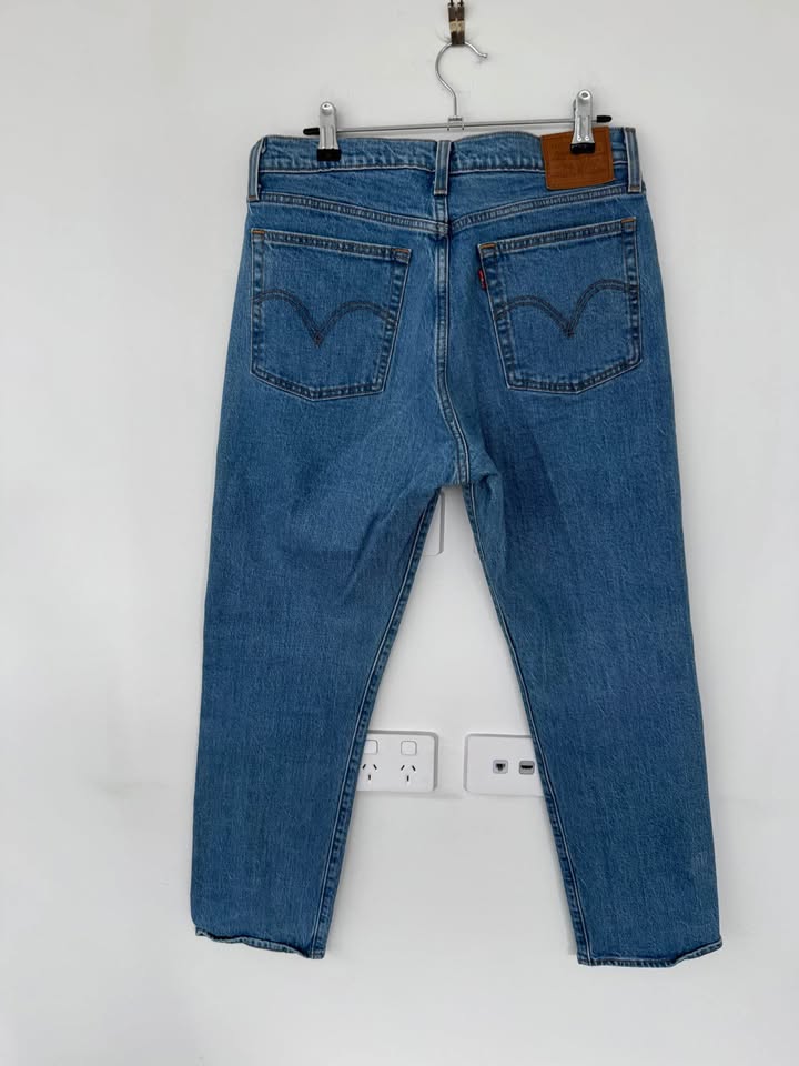 Levi Jeans - size 29