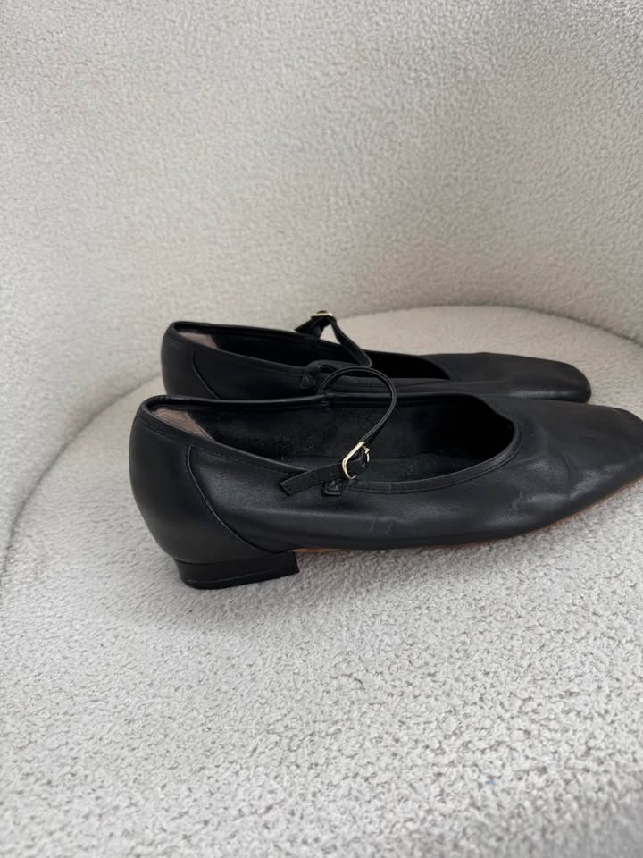 Bared Ballet Flats - size 38