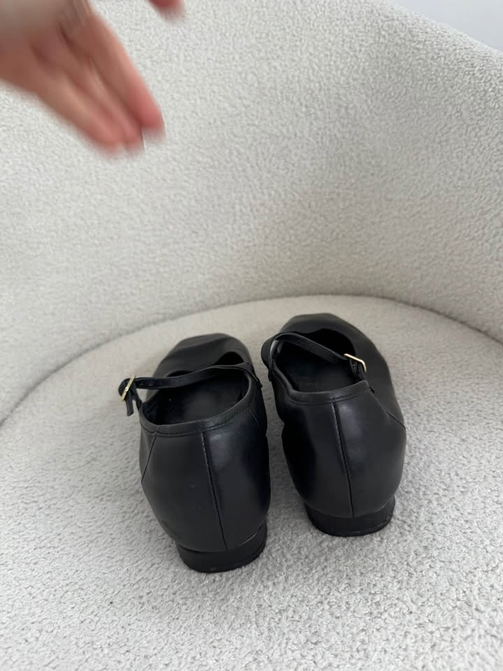 Bared Ballet Flats - size 38