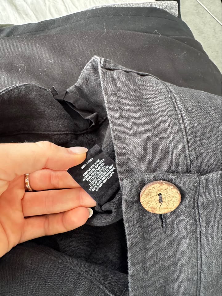 Marle Linen Shorts - size 8