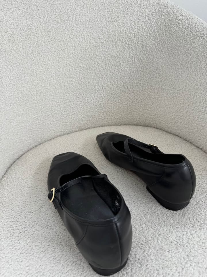 Bared Ballet Flats - size 38