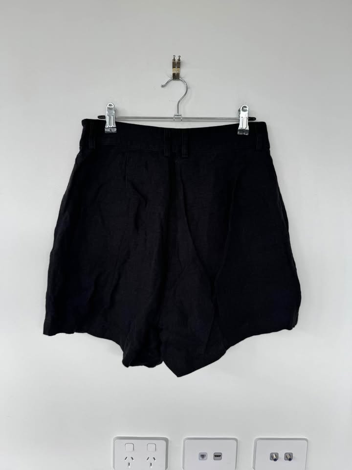 Marle Linen Shorts - size 8