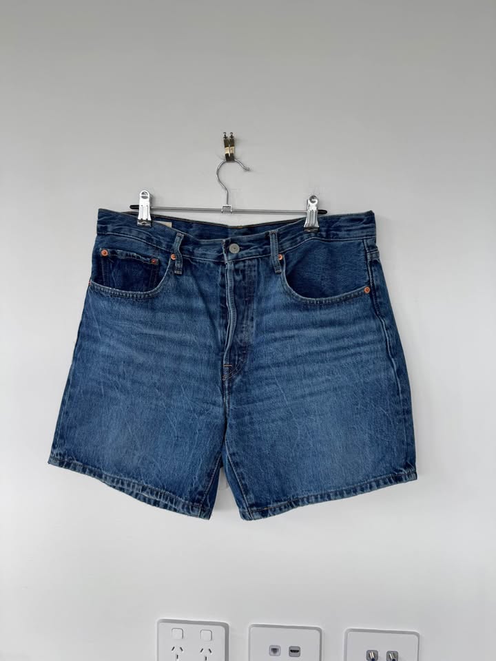 Levi Denim Shorts - size 30