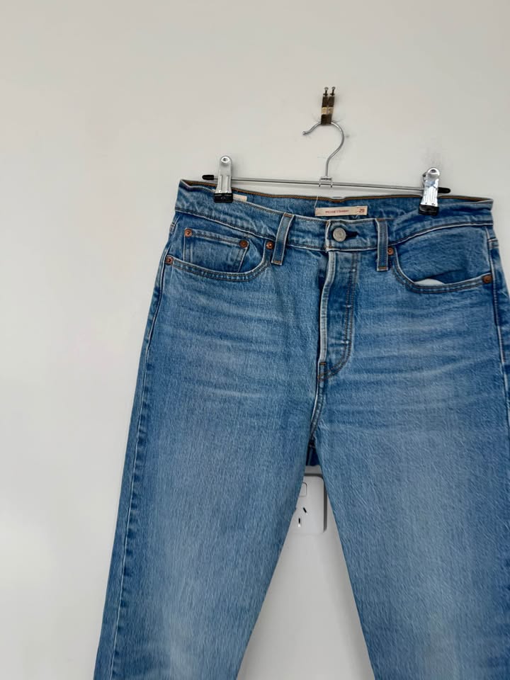 Levi Jeans - size 29