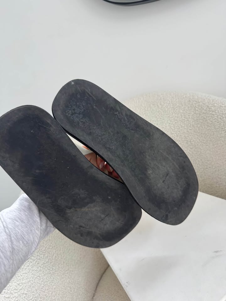 The Row Sandal - size 39