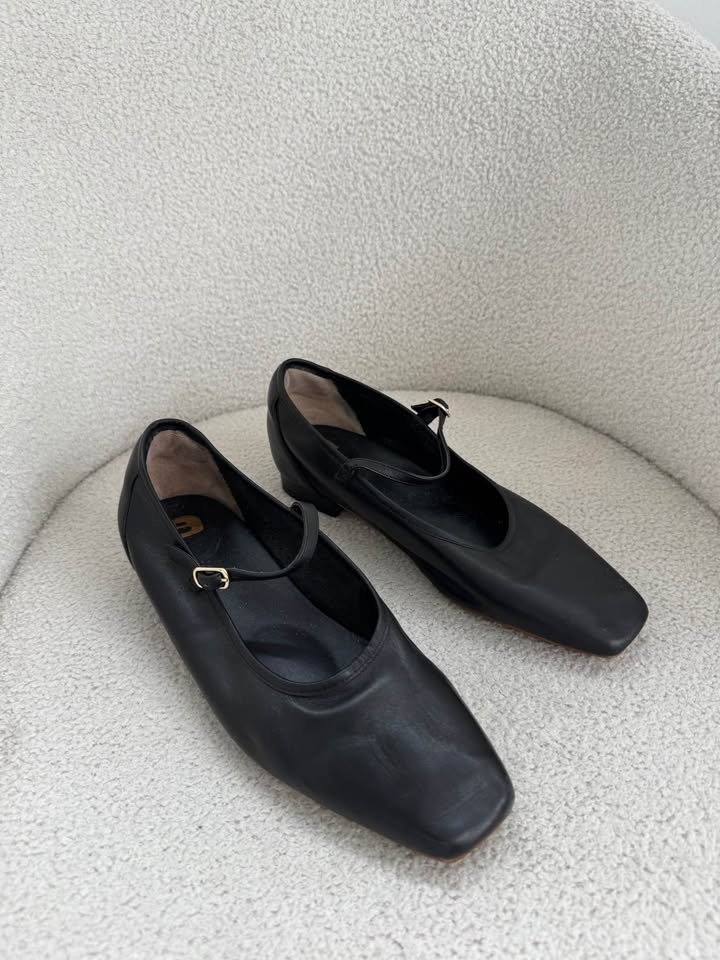 Bared Ballet Flats - size 38
