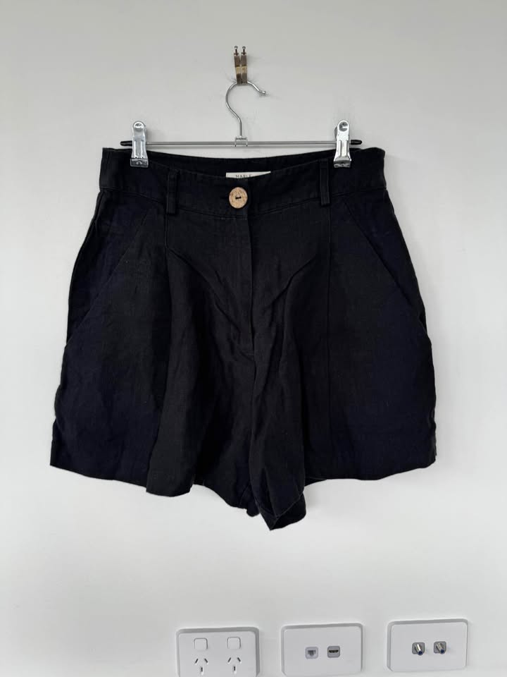 Marle Linen Shorts - size 8