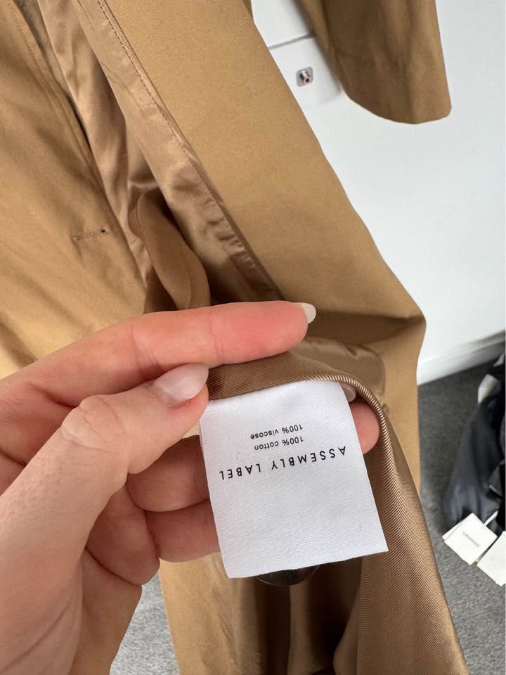 Assembly Label Trench - size SM