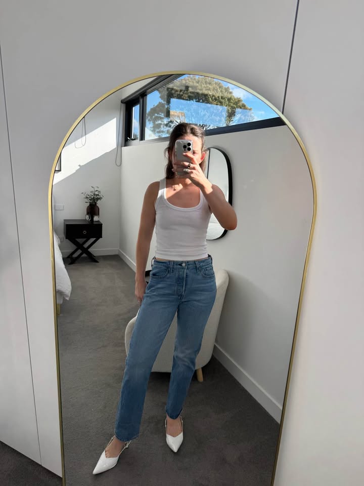 Levi Jeans - size 29