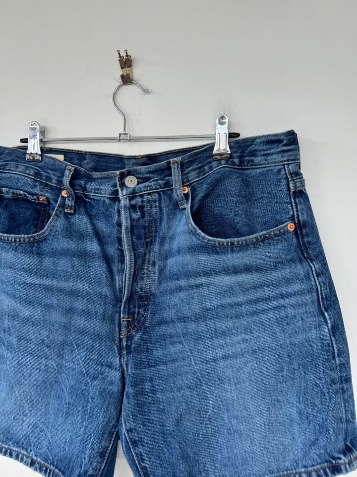 Levi Denim Shorts - size 30