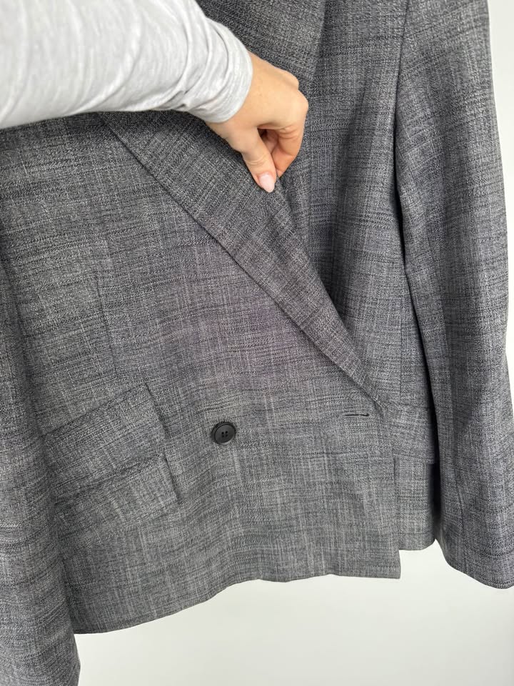 Camilla and Marc Suit - size 10/12 BNWT