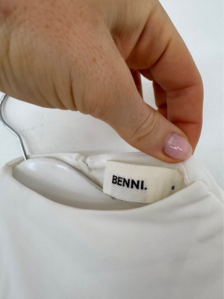 Benni Top - size 6