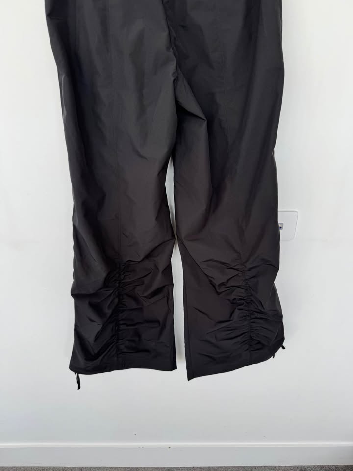Puma Tracksuit Pants - size medium BNWT
