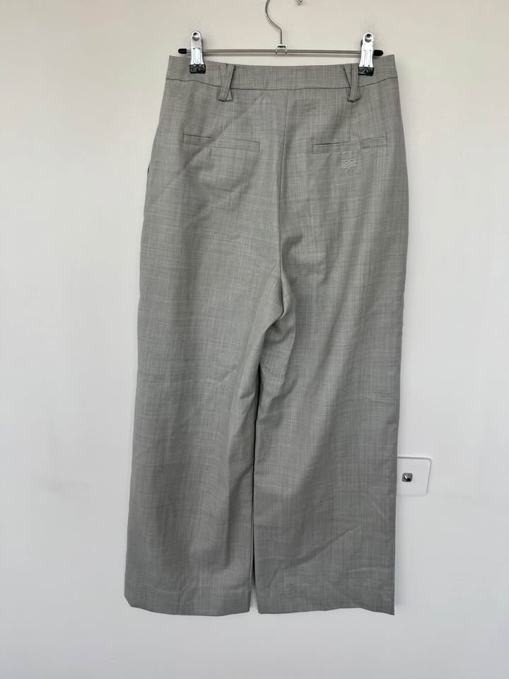 Sneaky Link Pants - size XS
