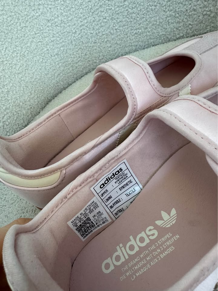 Adidas Jane Samba - size 41 1/3