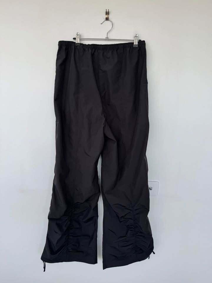 Puma Tracksuit Pants - size medium BNWT
