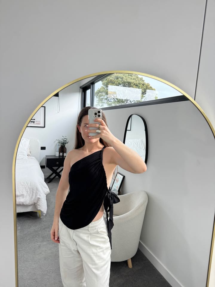 Venroy Top - size XS BNWT