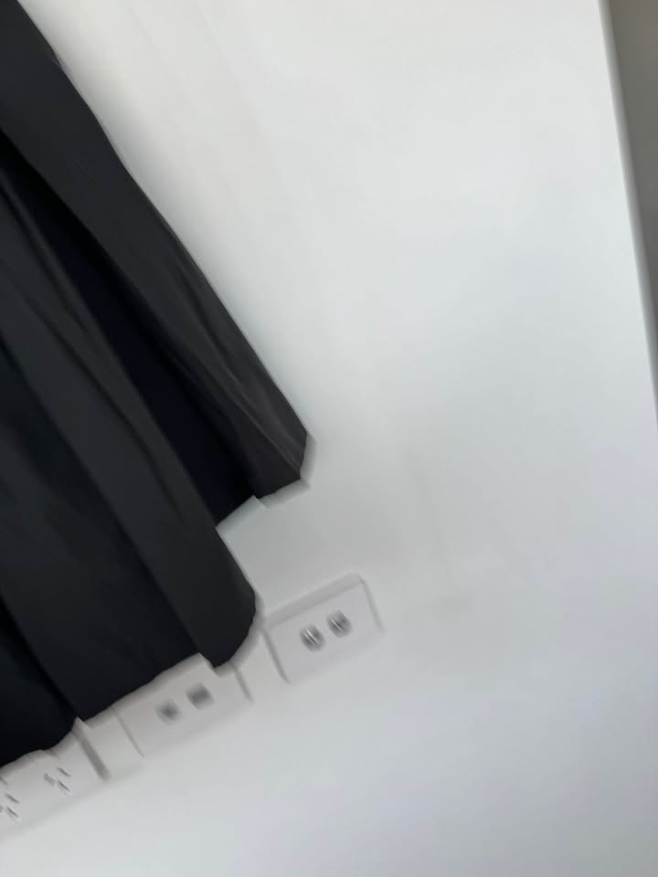 The waiting room skirt - size 8