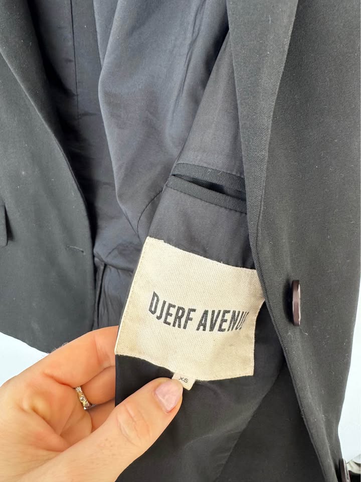 Djerf Avenue Blazer - size XS