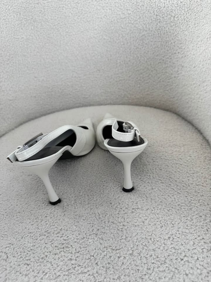 Nakedvice Heel - size 7