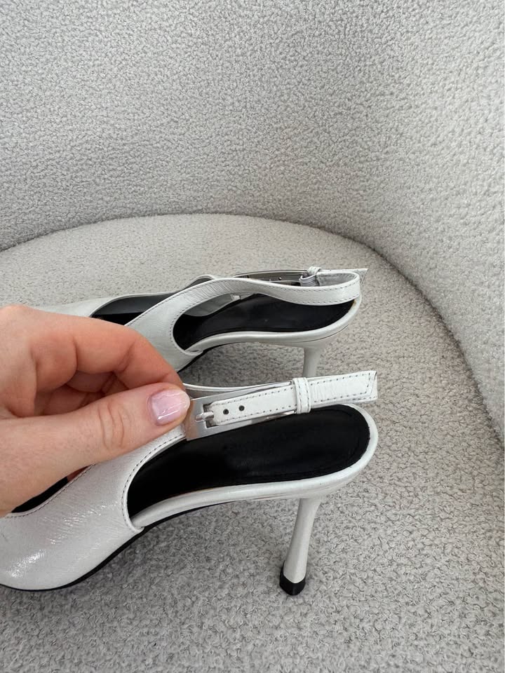 Nakedvice Heel - size 7
