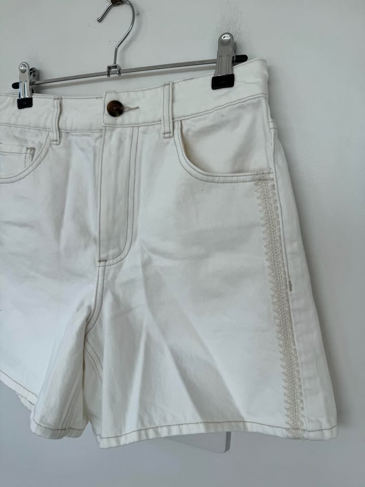 Witchery Shorts - size 6