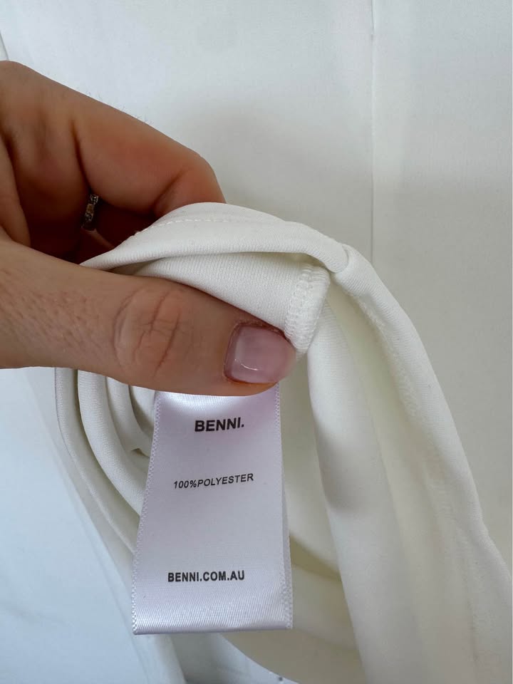 Benni Top - size 6