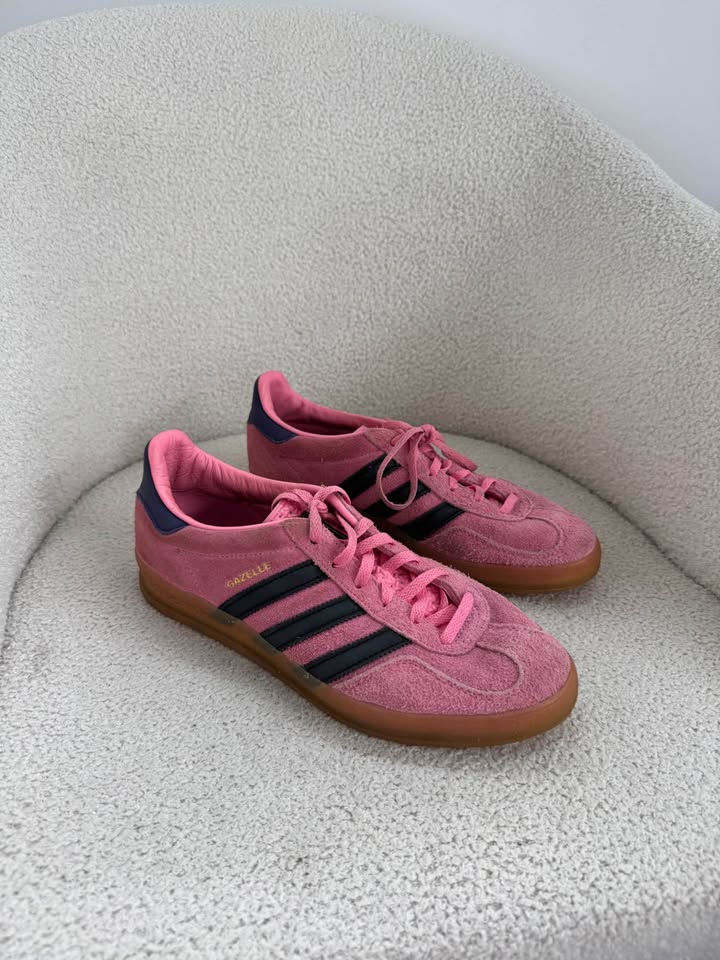 Adidas Gazelle Runners - size 41 1/3