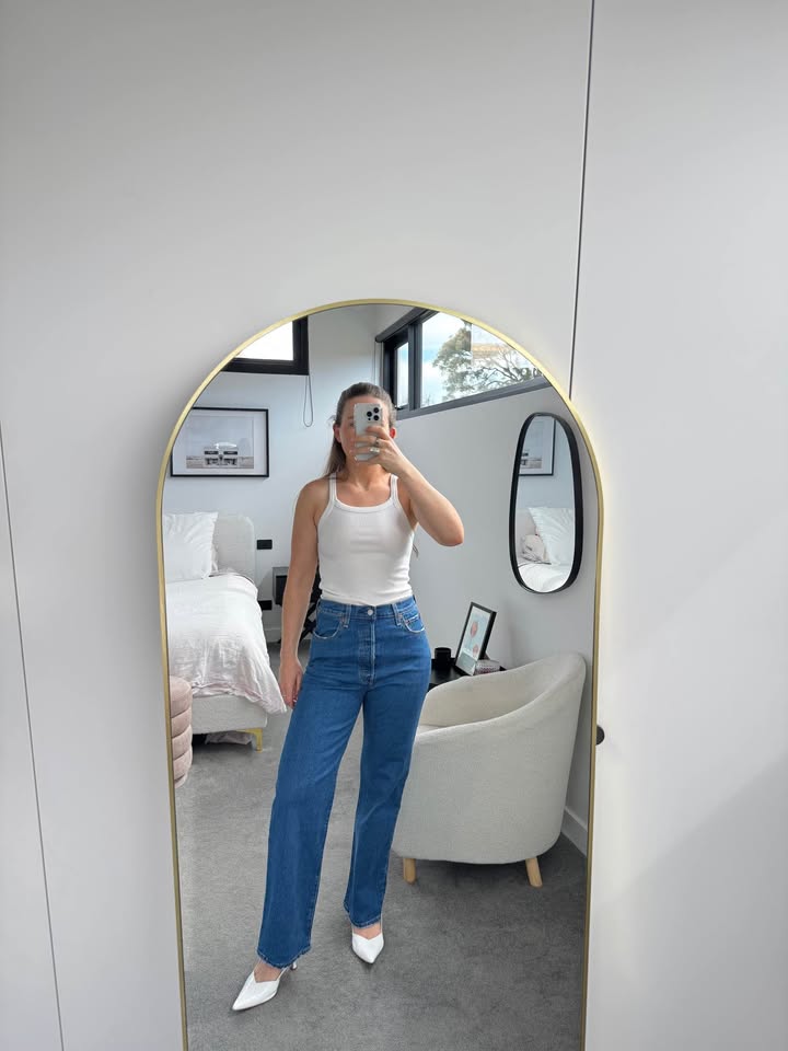 Levi Jeans - size 29 BNWT