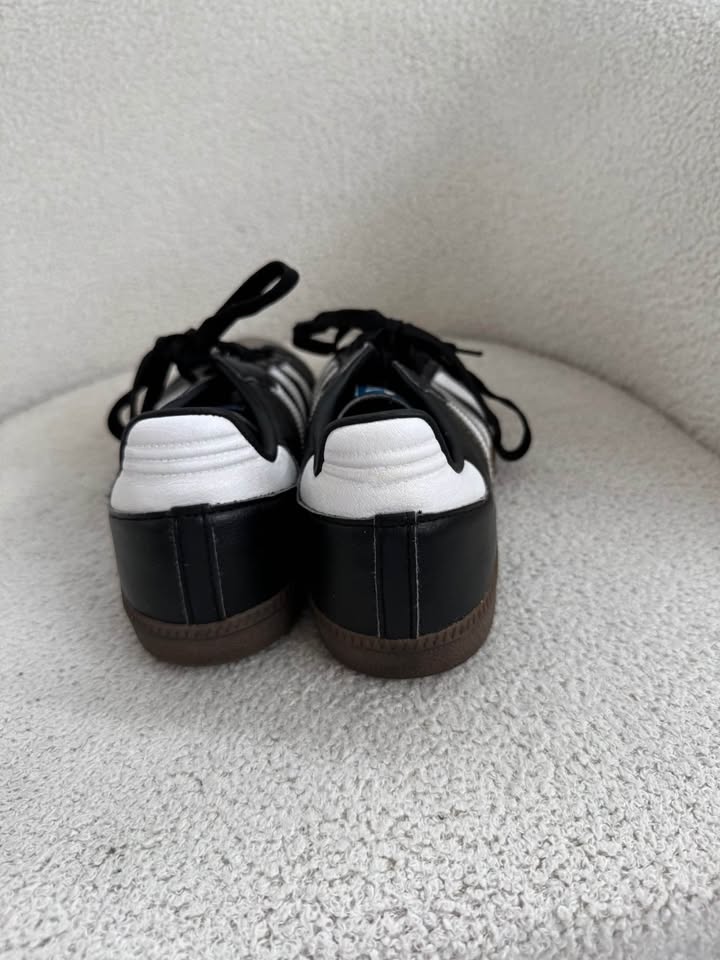 Adidas Samba - size 42