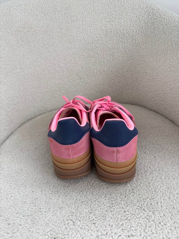 Adidas Gazelle Runners - size 40