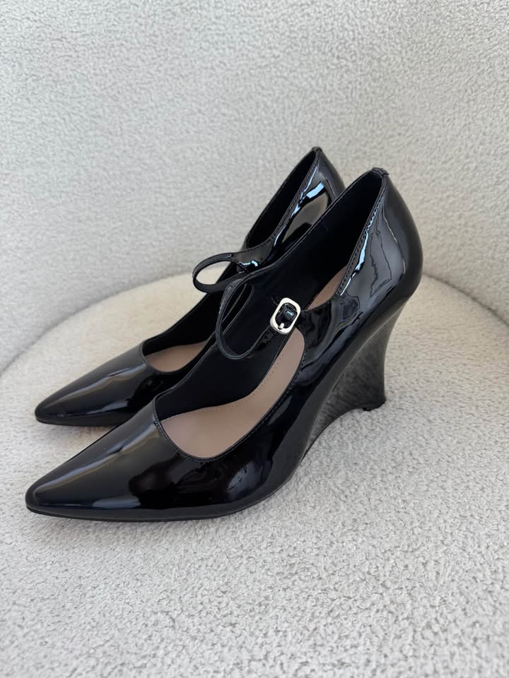 Wittner Leather Heels - size 40