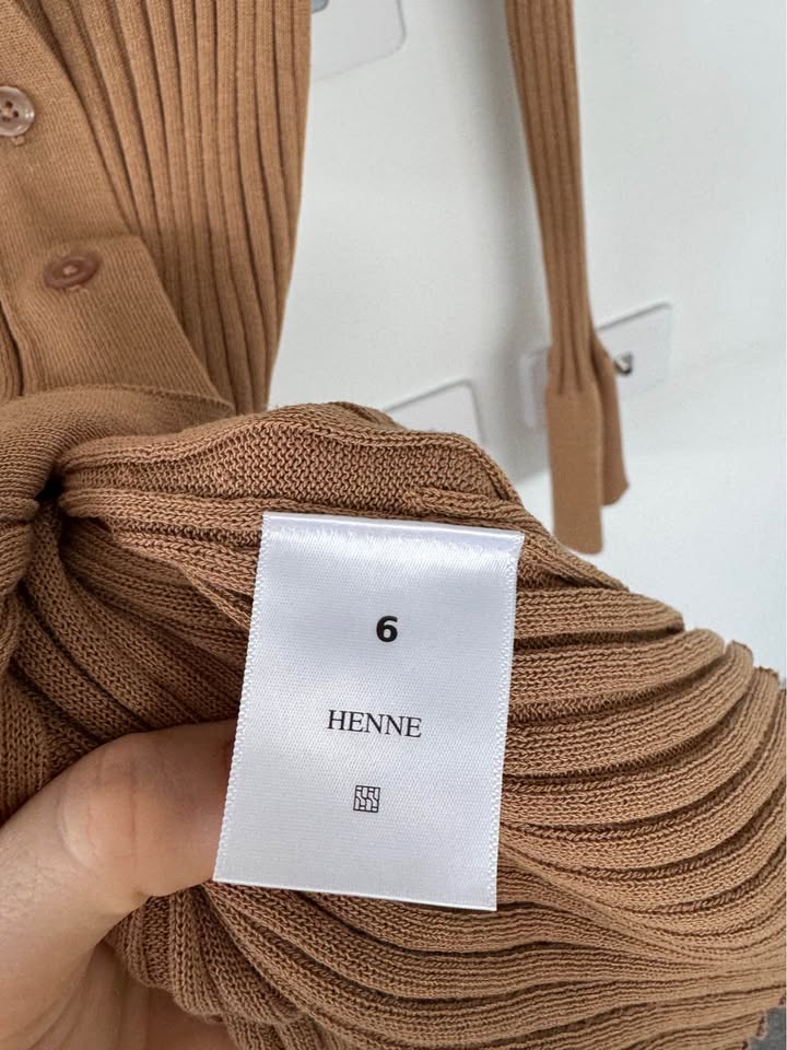 Henne Top - size 6